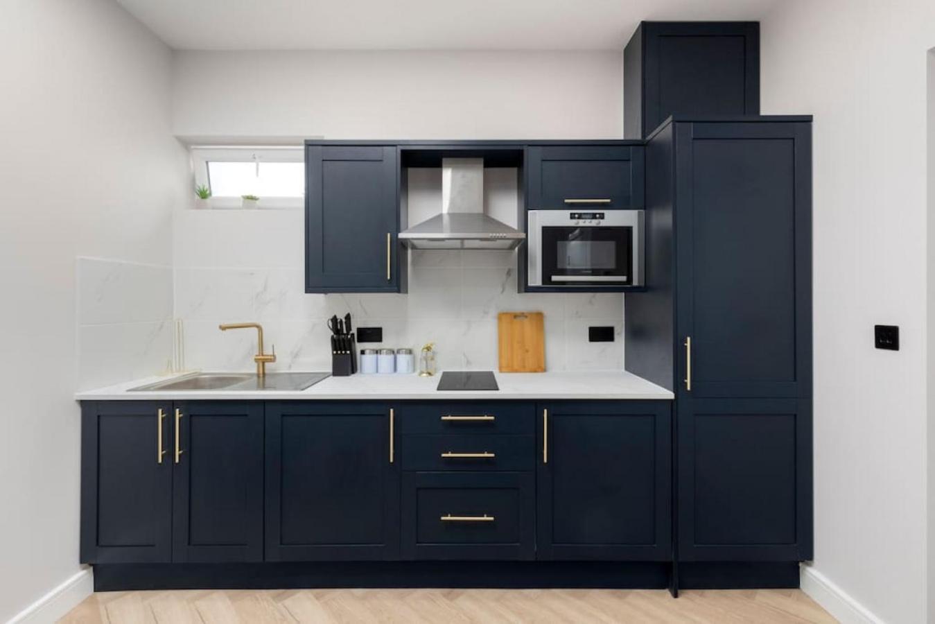 5 Star Accommodation, 2 Minutes To Brent Cross Station Appartement