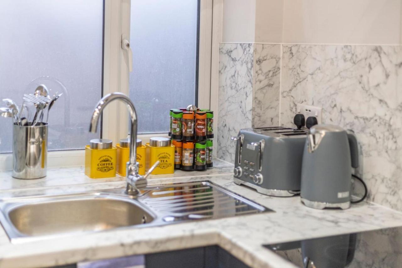 Stylish Modern Gem Golders Green Appartement Londen