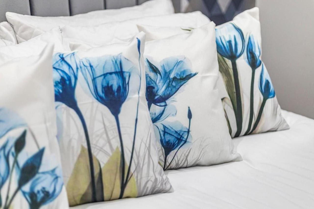 Stylish Modern Gem Golders Green Londen