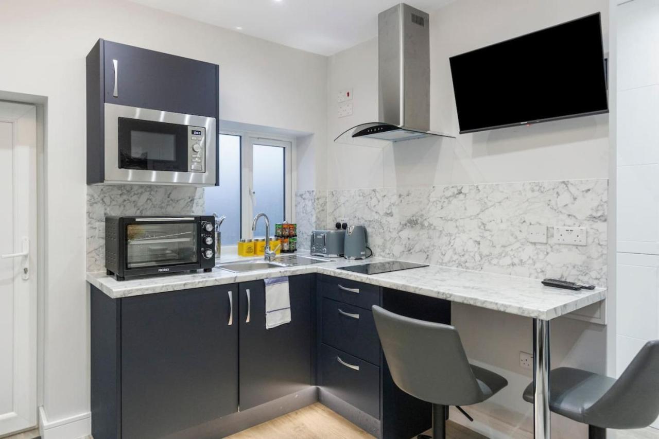 Stylish Modern Gem Golders Green Londen