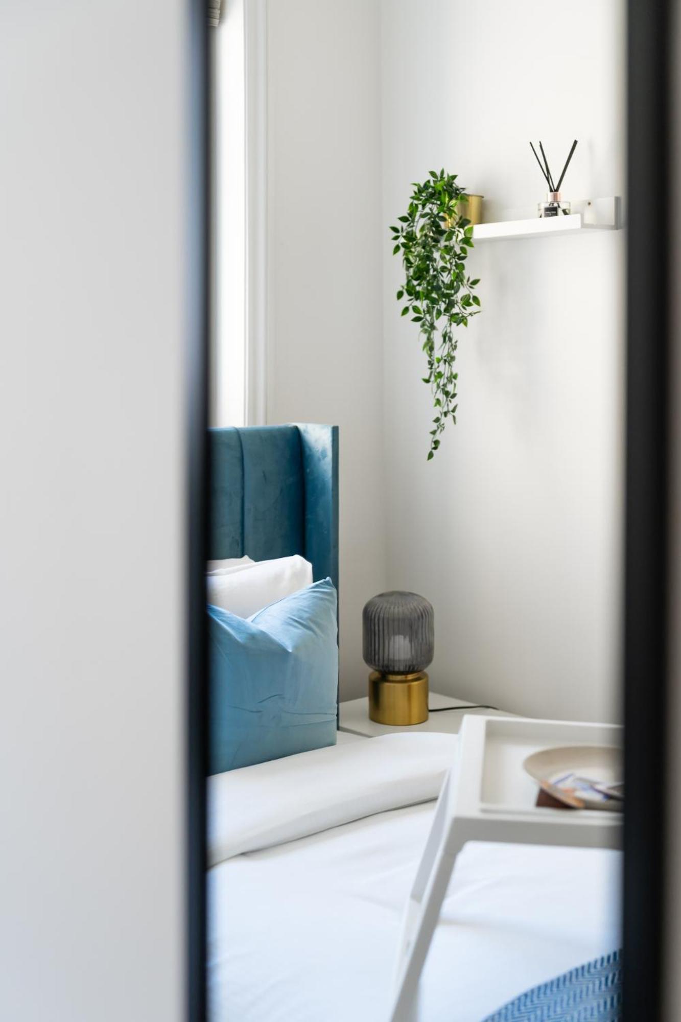 4br 2ba House By Livestay Short Lets & Serviced Near Oxford Circus With 2 Private Patios Londen