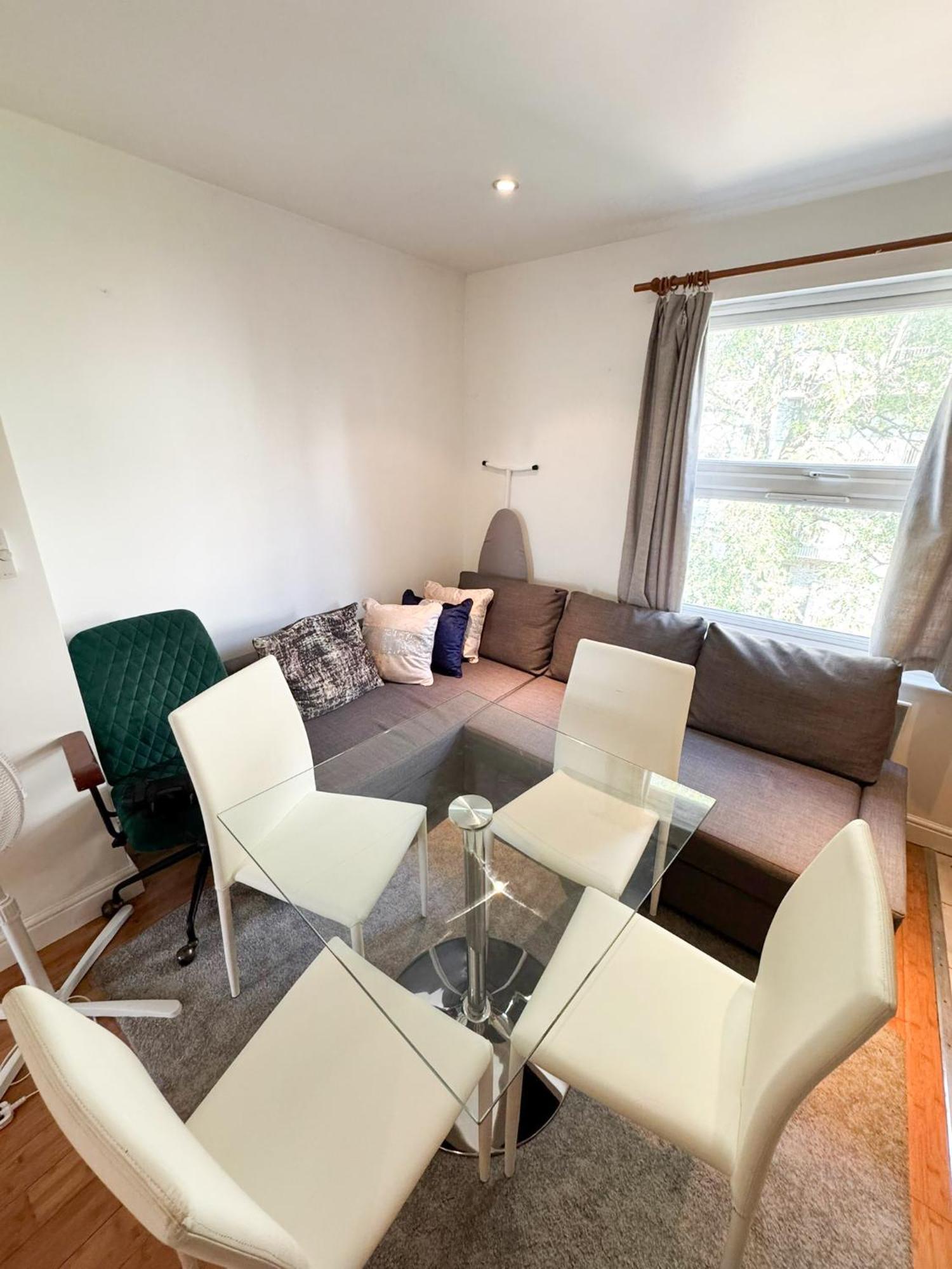 Flat 6 In Acton Lägenhet