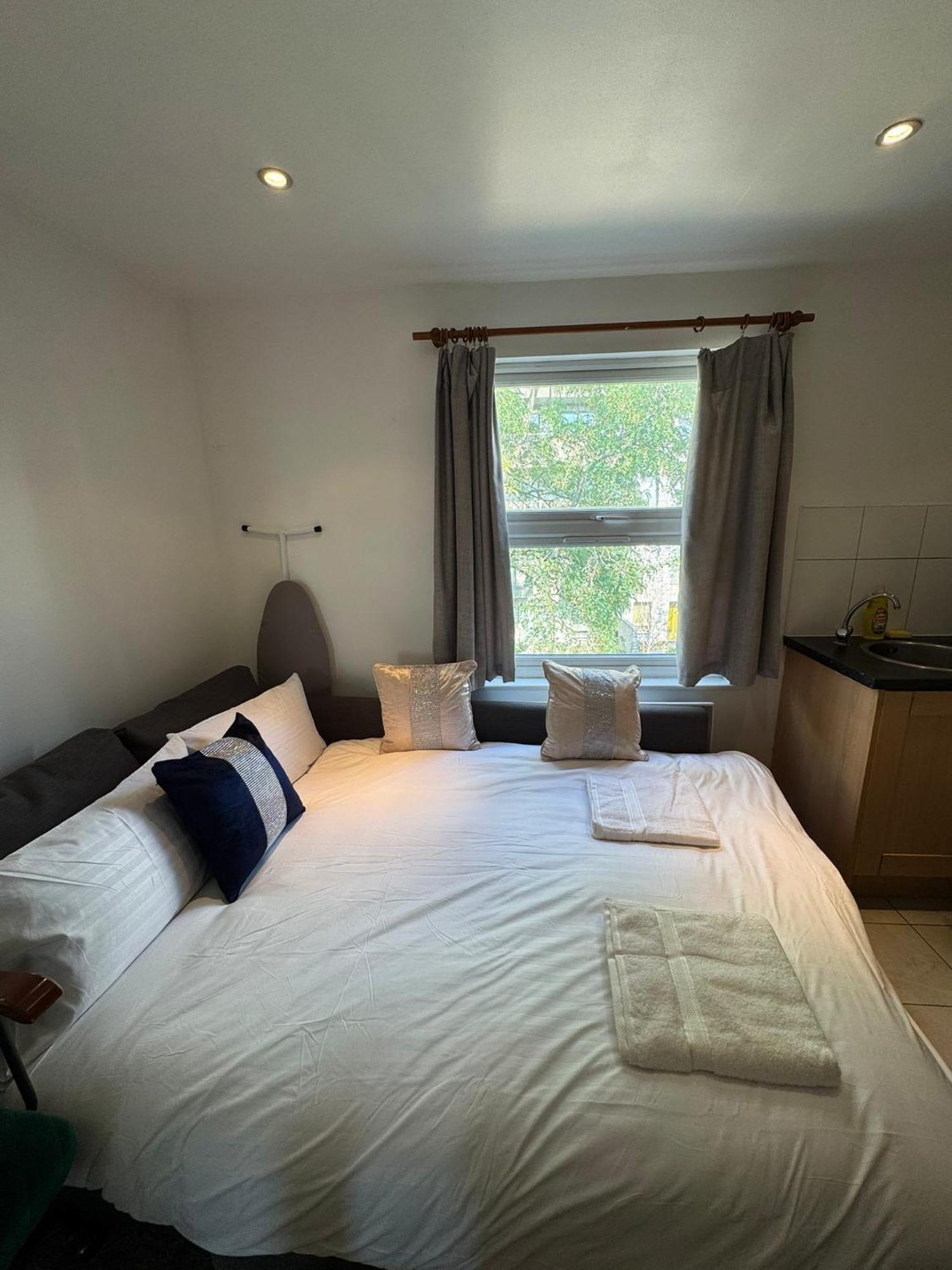 Flat 6 In Acton Lägenhet *