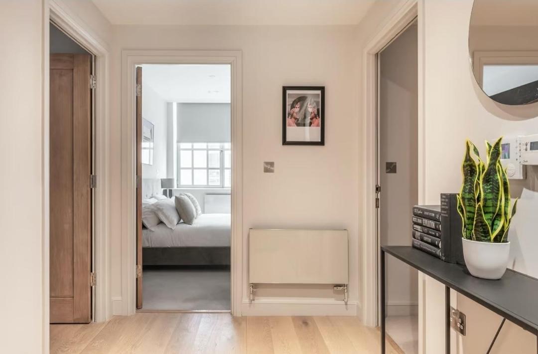 Elegant 2-bedroom Flat Near Bridge - Perfect Location With Easy Access Apartment London