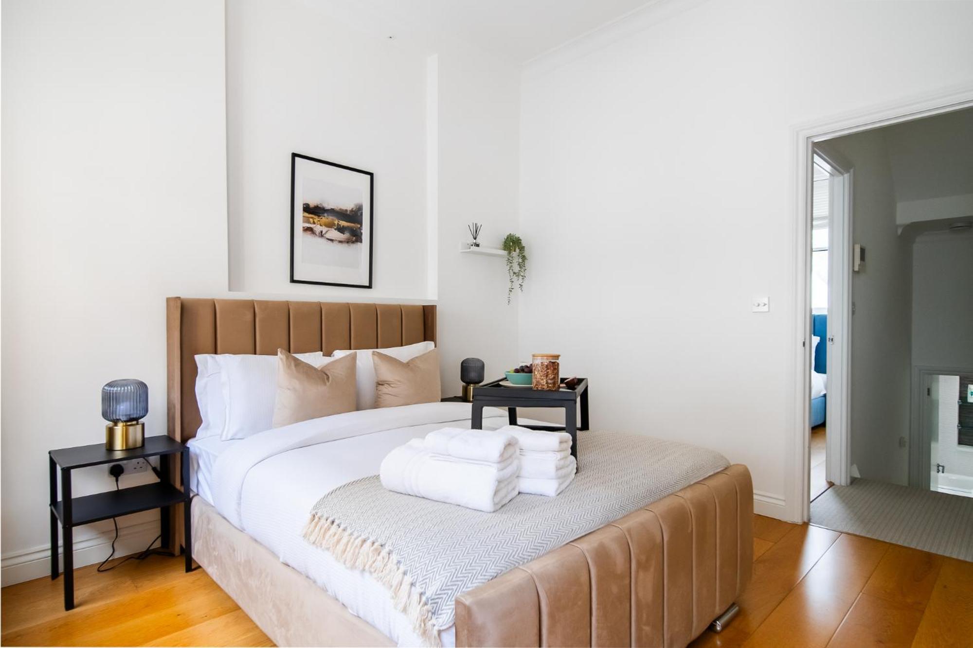 4br 2ba House By Livestay Short Lets & Serviced Near Oxford Circus With 2 Private Patios * Londen