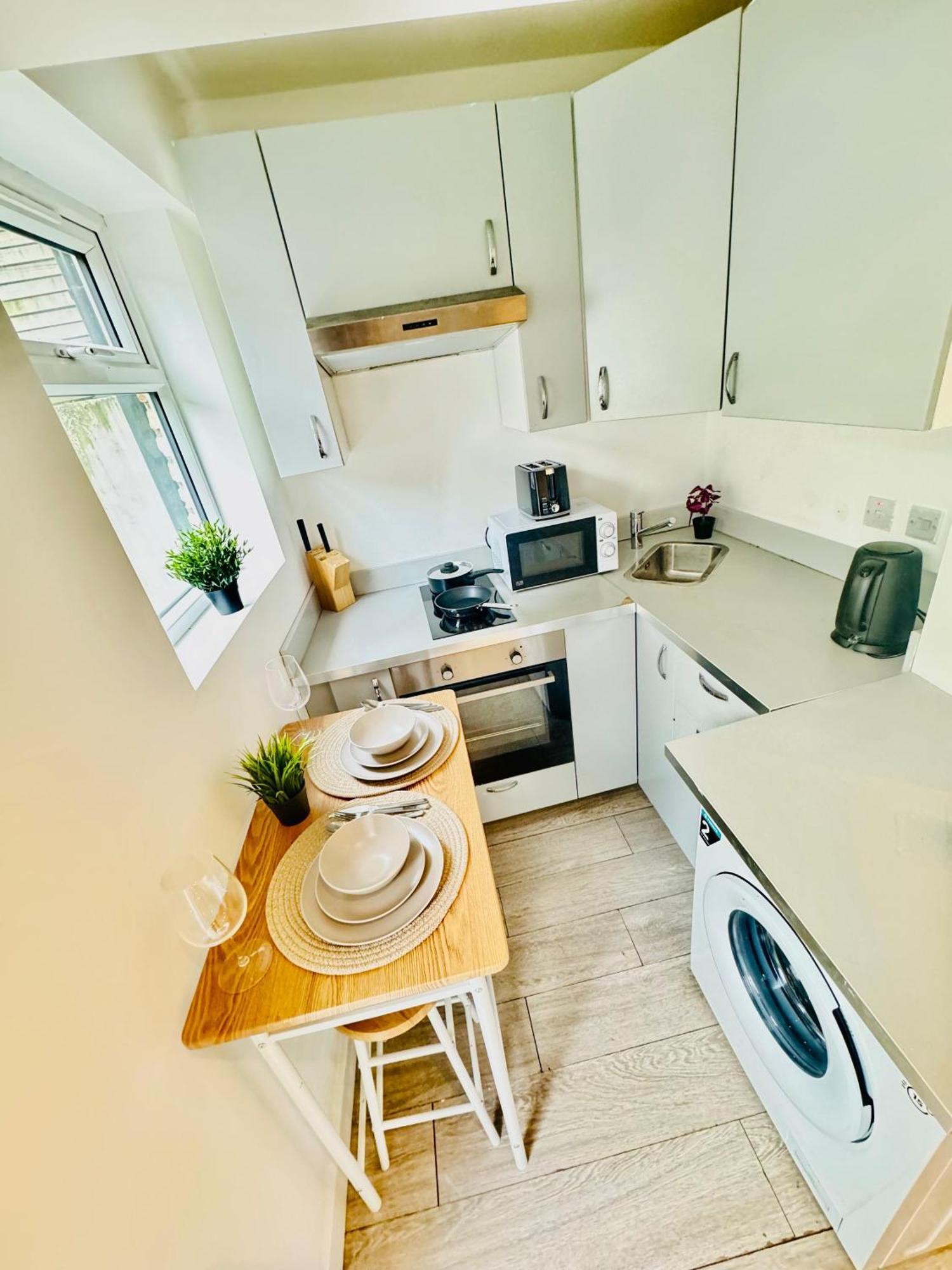 Studio Near Central Apartment *