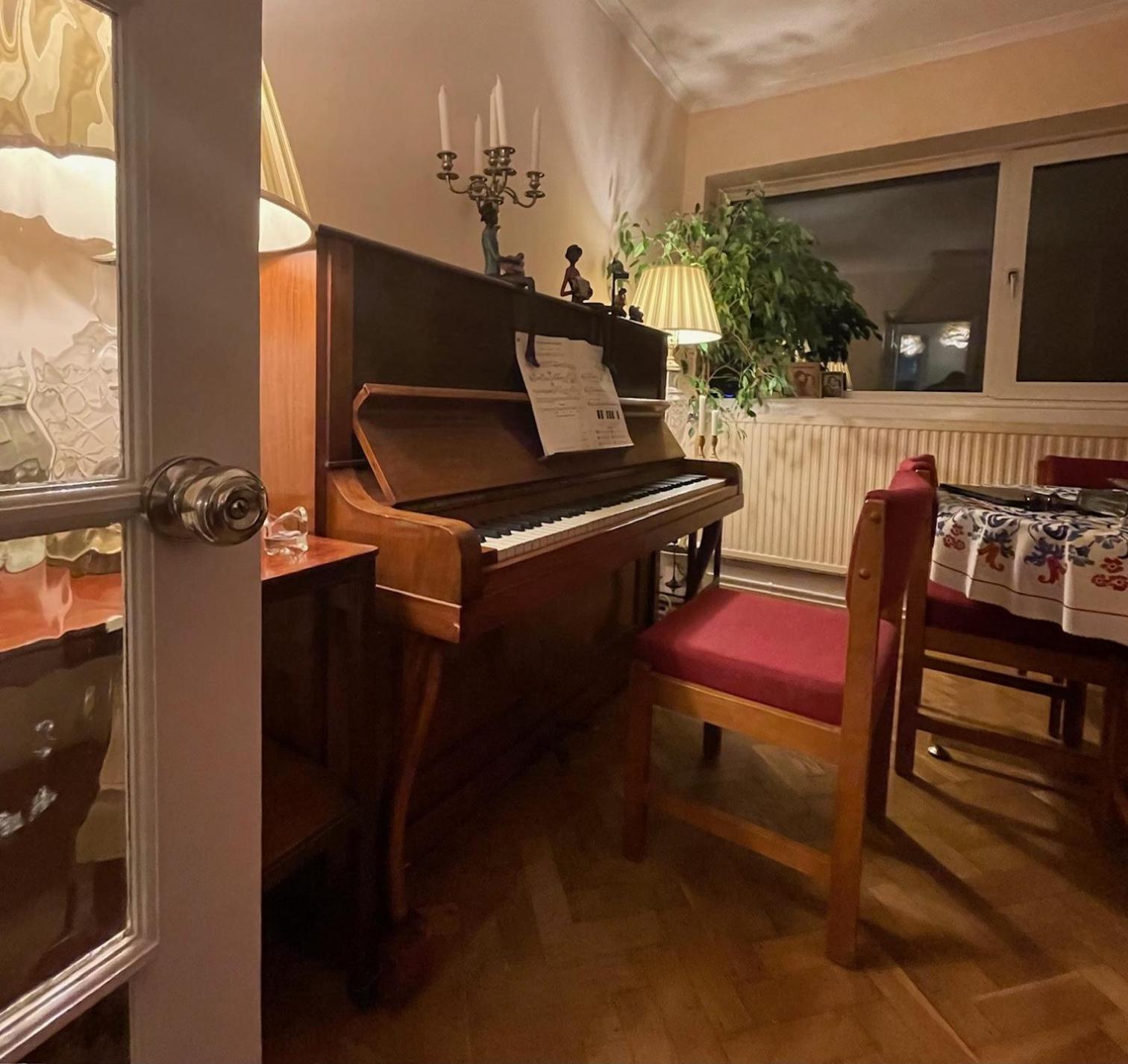 Large Double Bedroom 10 Minutes To Gasthof