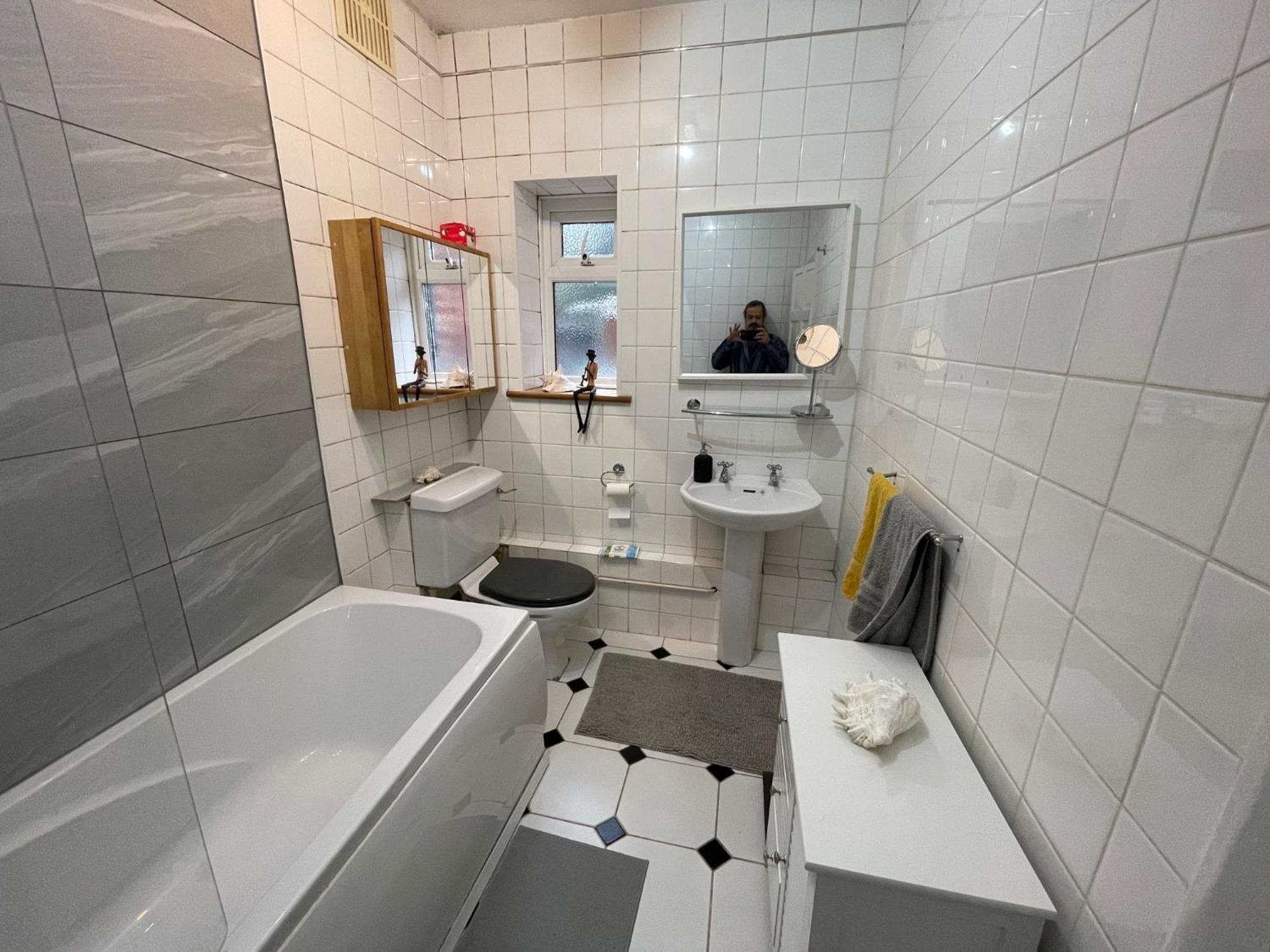 Large Double Bedroom 10 Minutes To Gasthof *