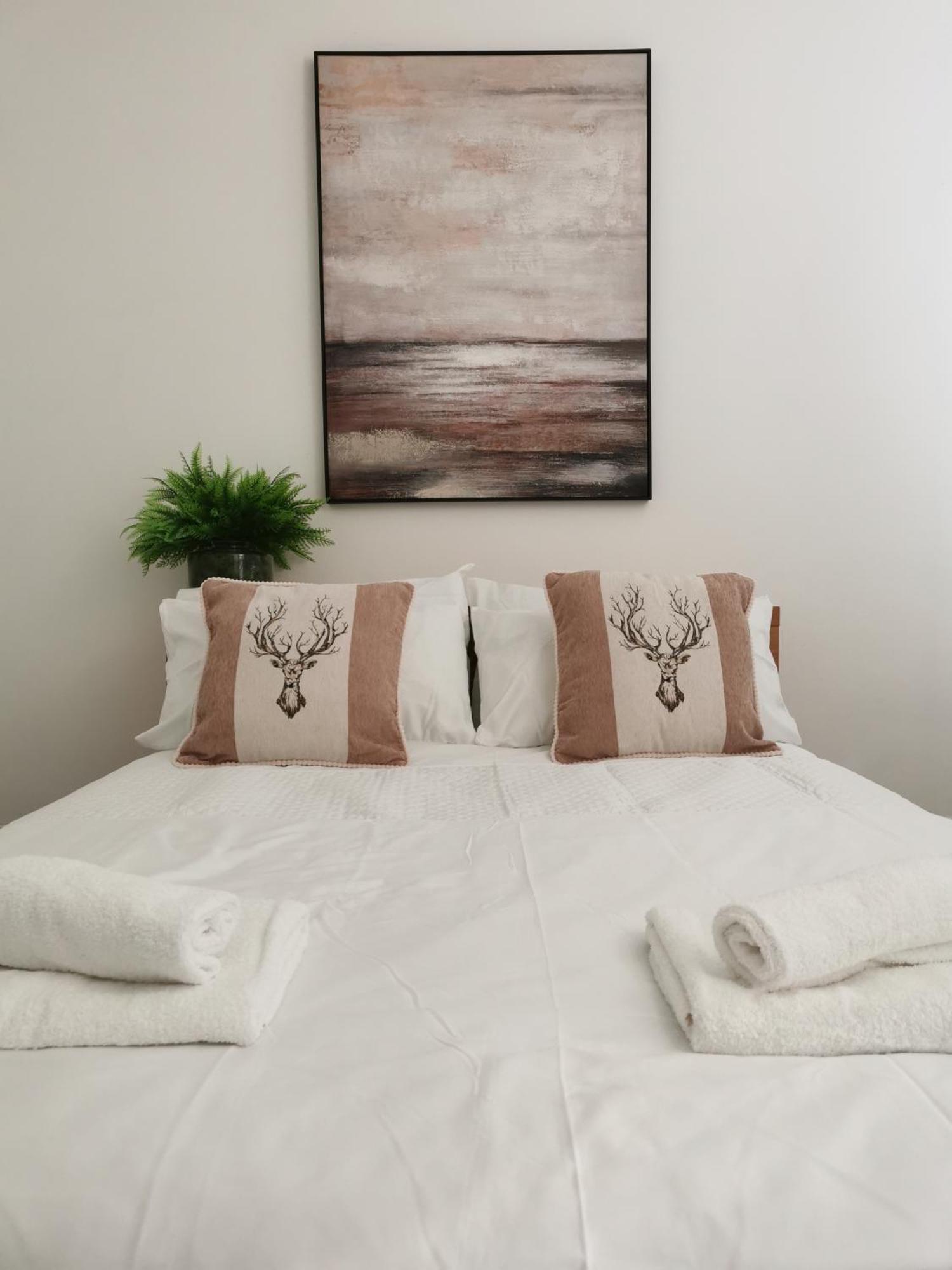 Hébergement de vacances No 10 Spacious 2-bedroom House In Stratford With Parking For Up To Six Londres