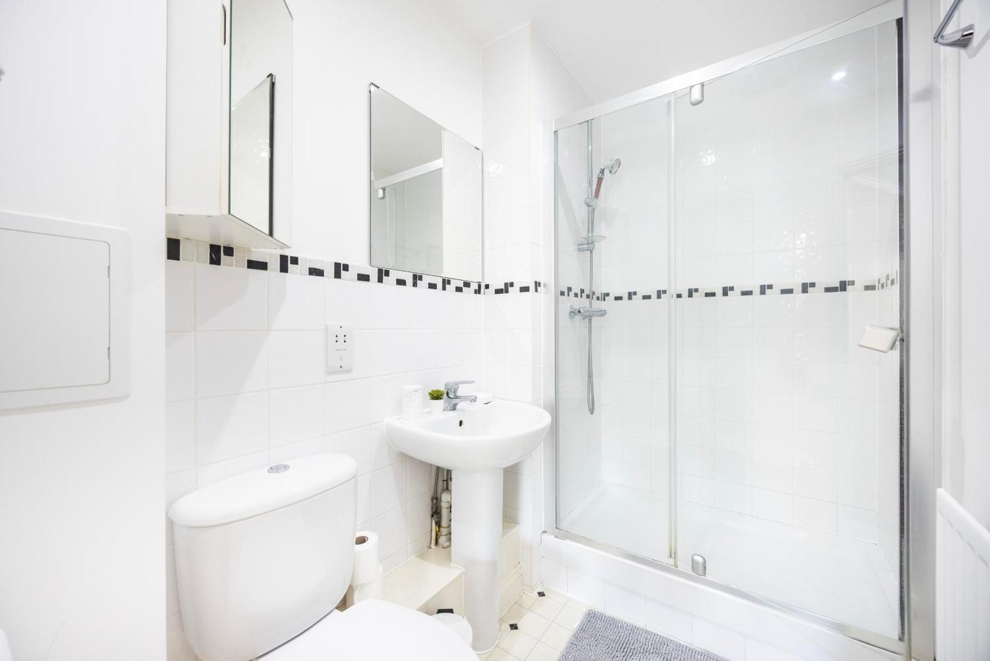 Modern 2 Bed Flat In Greenwich Appartement Londen