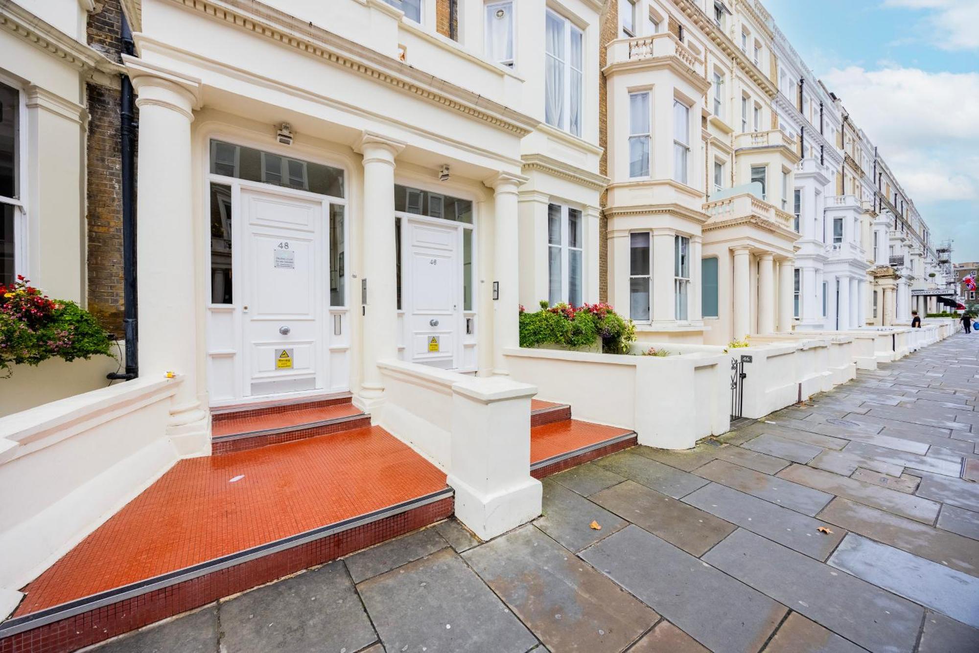 Modern 1 Bedroom Near Earls Court * London