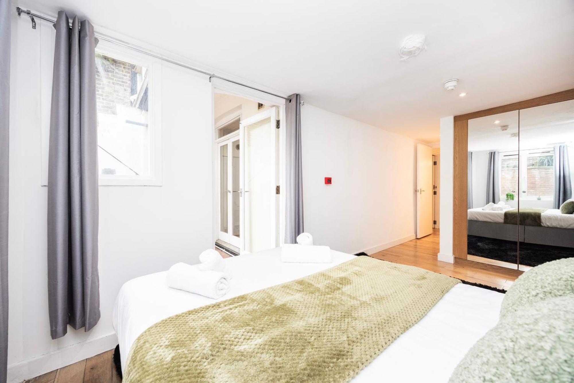 Modern 1 Bedroom Near Earls Court Apartment *