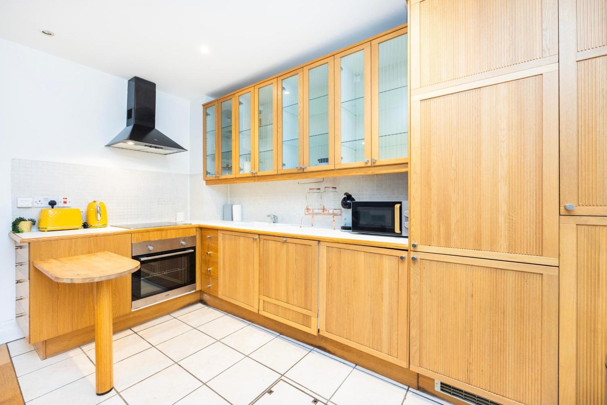 Modern 1 Bedroom Near Earls Court Apartment London