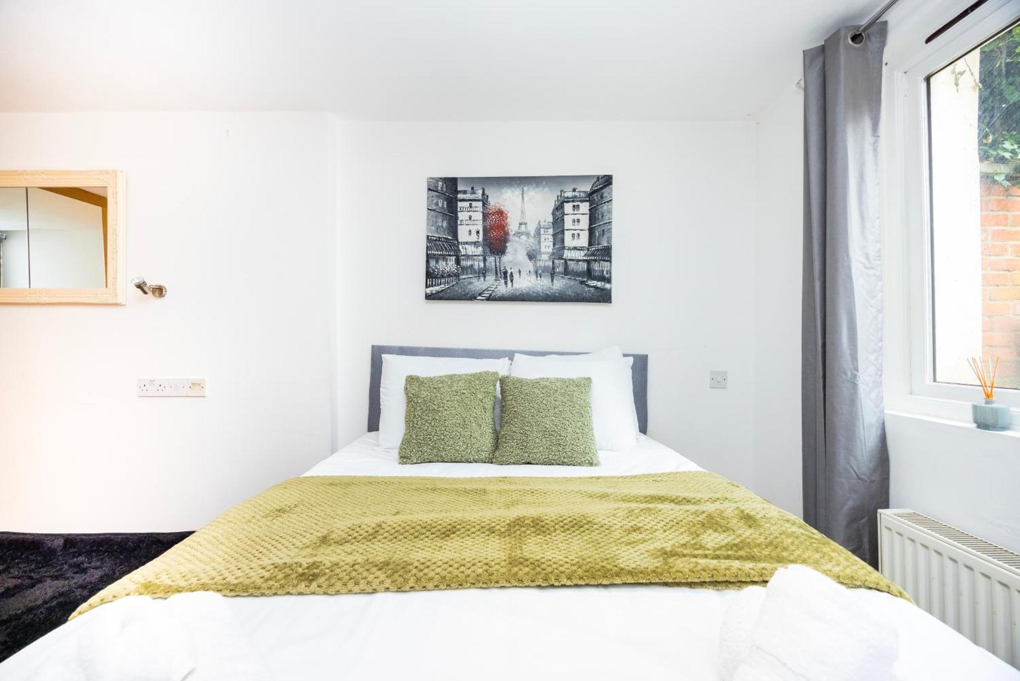 Modern 1 Bedroom Near Earls Court * London