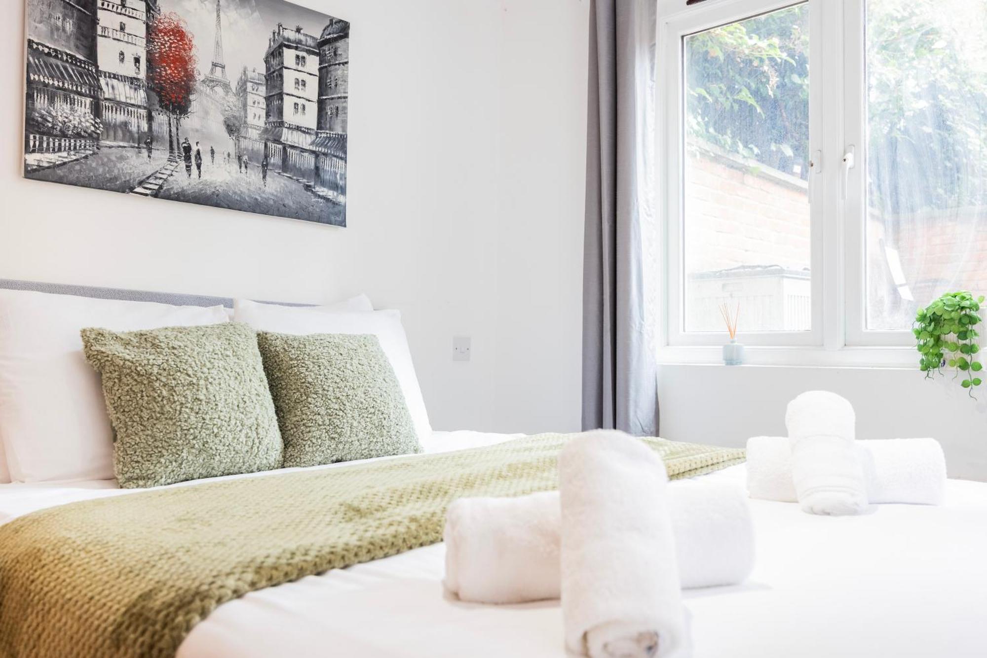 Modern 1 Bedroom Near Earls Court Apartment