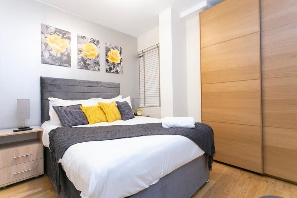 Roomy Bliss - Your Home Away Apartment *