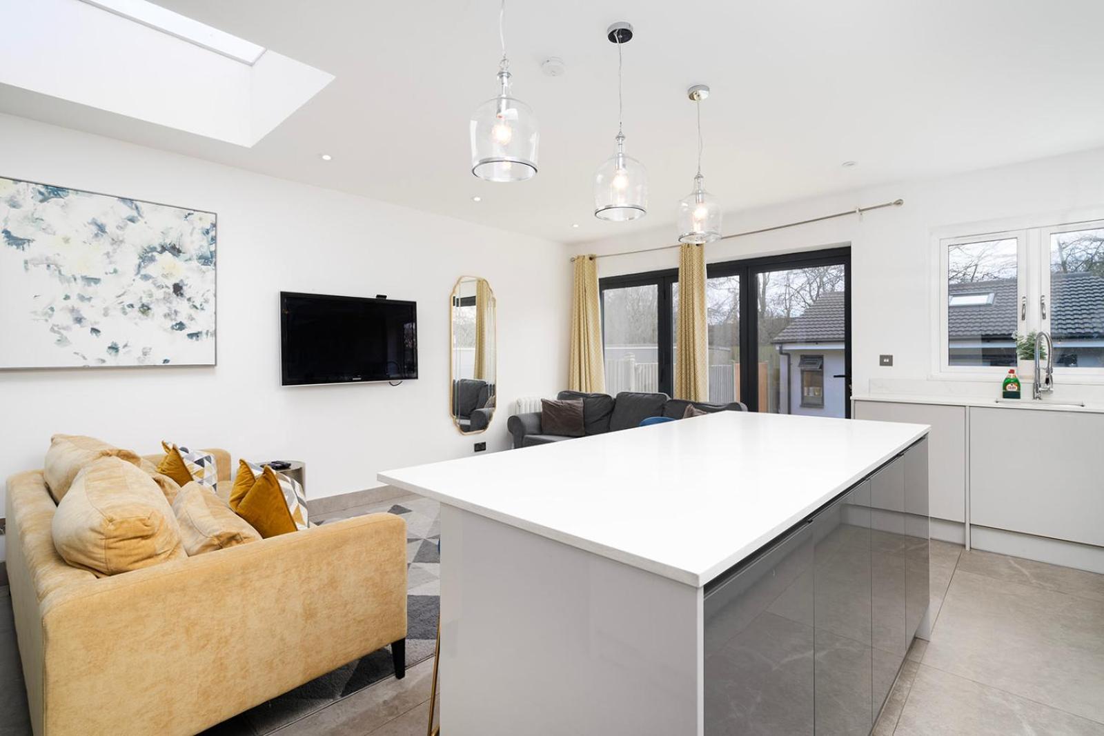 Lejlighed Large 4 Bedroom House With Parking Available London