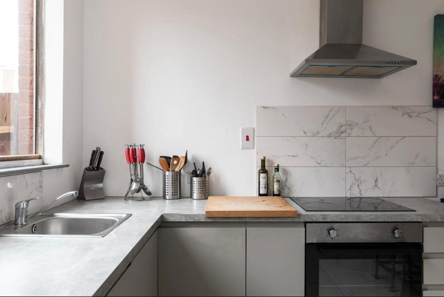 A Very Large Modern Which Take Up To 4 Guest Homestay London