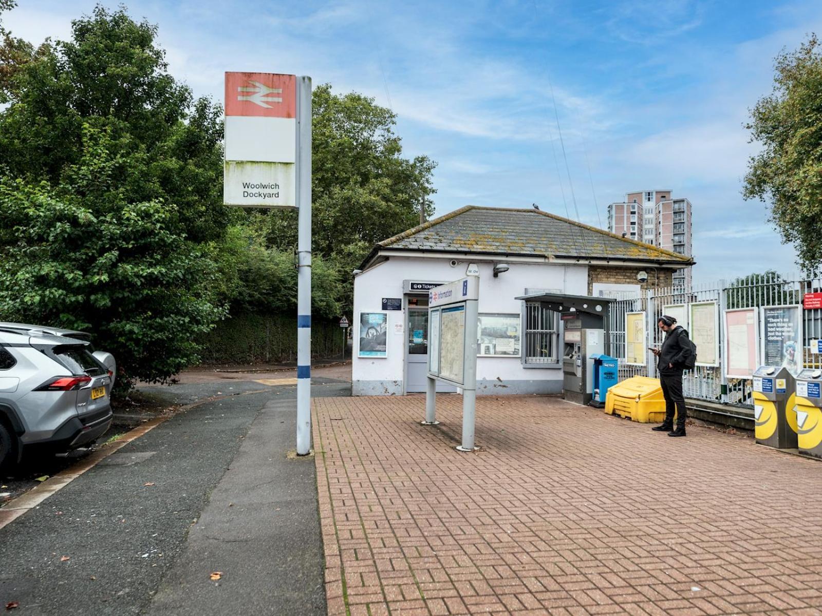 Modern 2-bed Flat Woolwich Station 6 Mins Walk Pass The Keys Apartment *