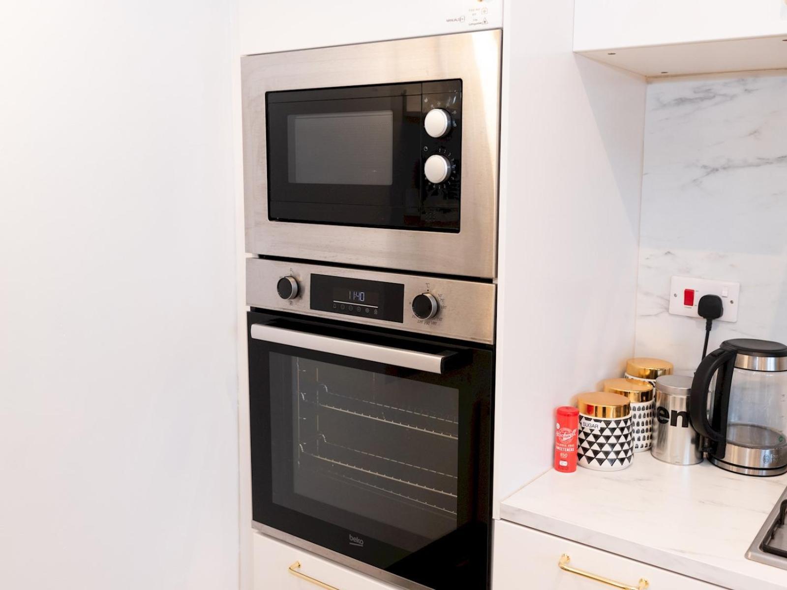 Modern 2-bed Flat Woolwich Station 6 Mins Walk Pass The Keys Apartment *