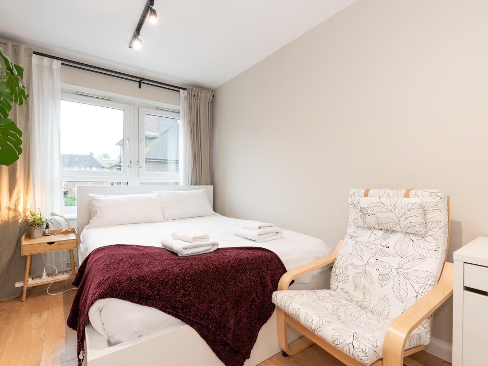 Modern 2-bed Flat Woolwich Station 6 Mins Walk Pass The Keys Apartment *