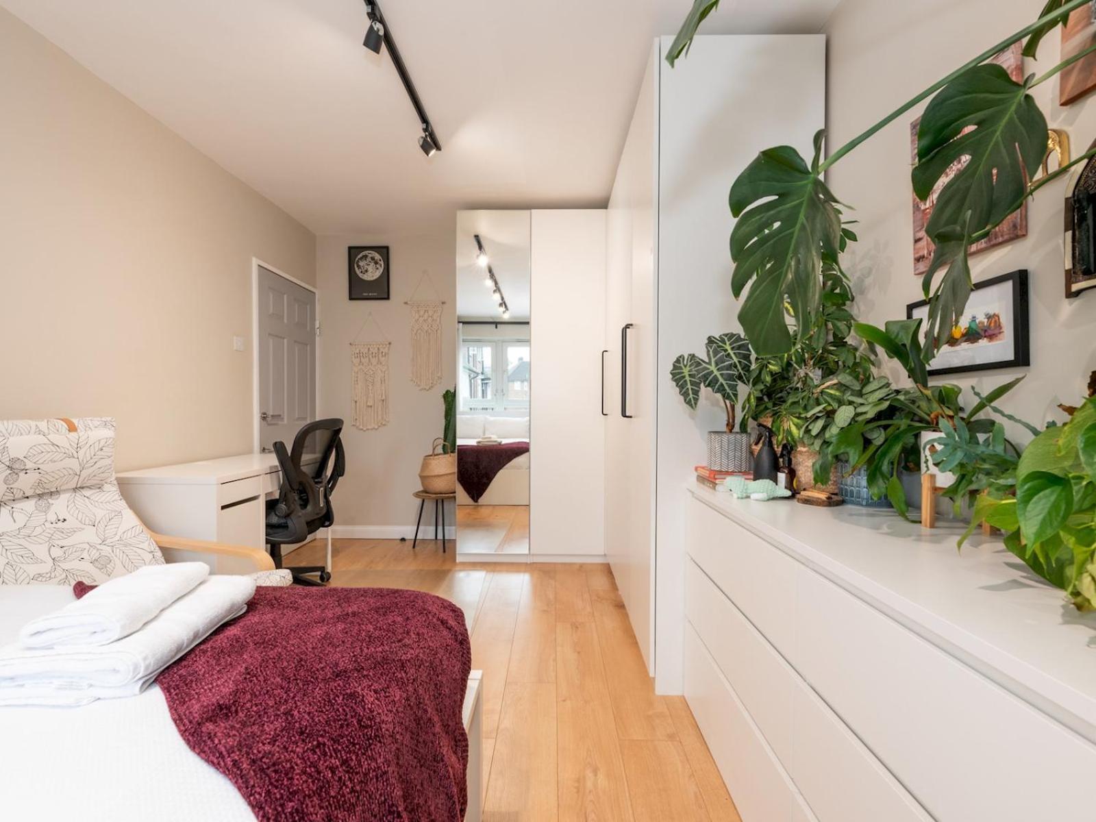 Apartment Modern 2-bed Flat Woolwich Station 6 Mins Walk Pass The Keys London
