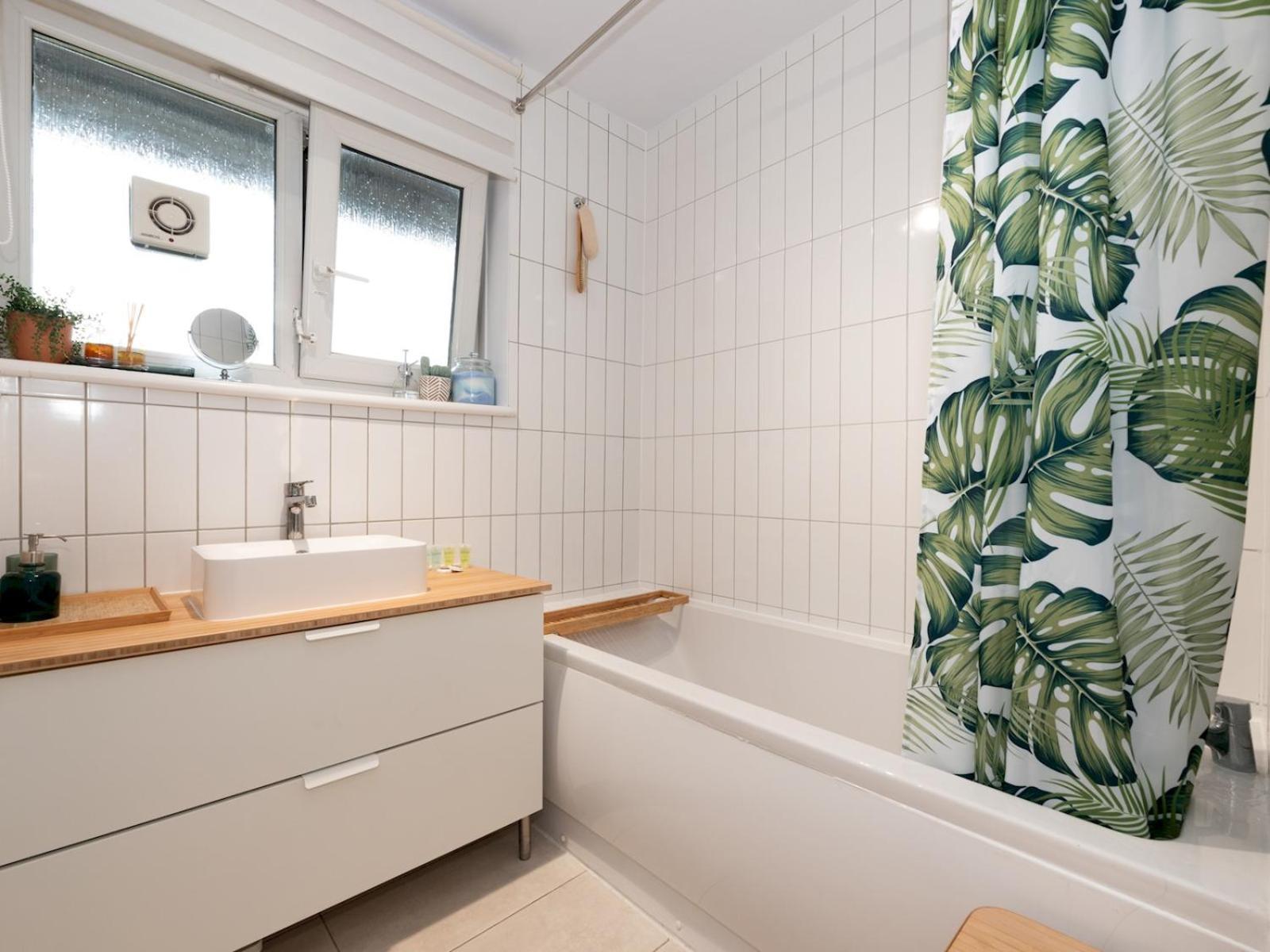 Modern 2-bed Flat Woolwich Station 6 Mins Walk Pass The Keys Apartment