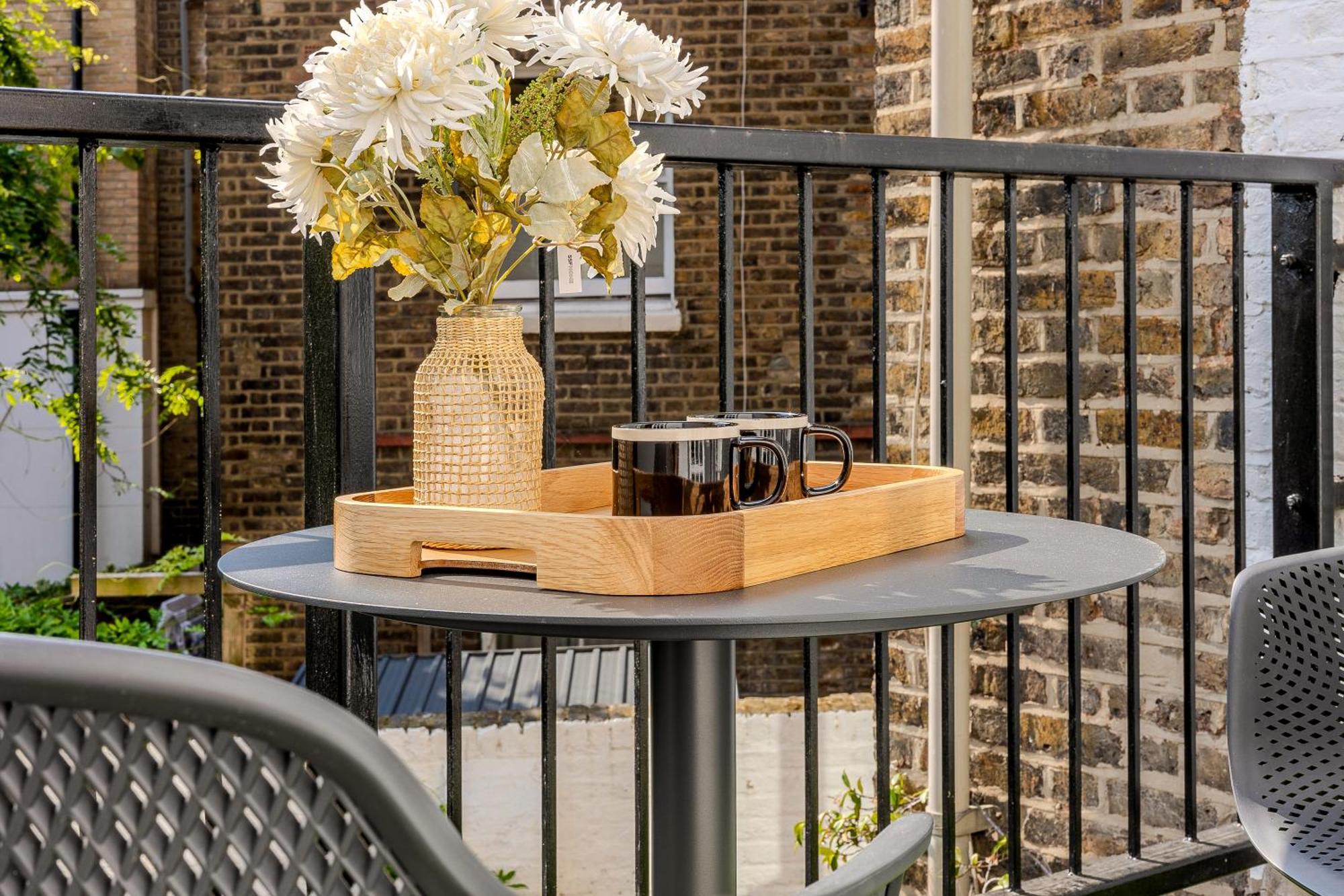 Appartement Stylish 2br Flat With Terrace In North Kensington Londen