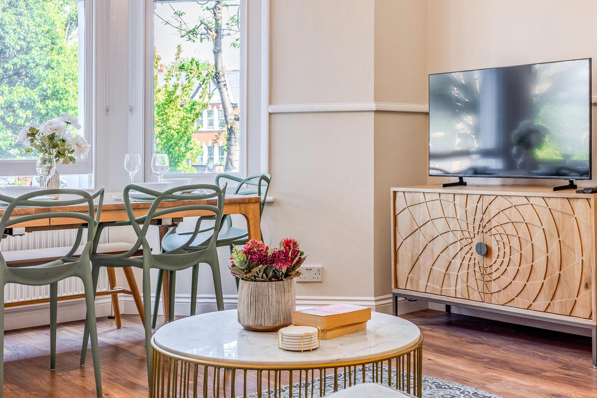 Stylish 2br Flat With Terrace In North Kensington Londen