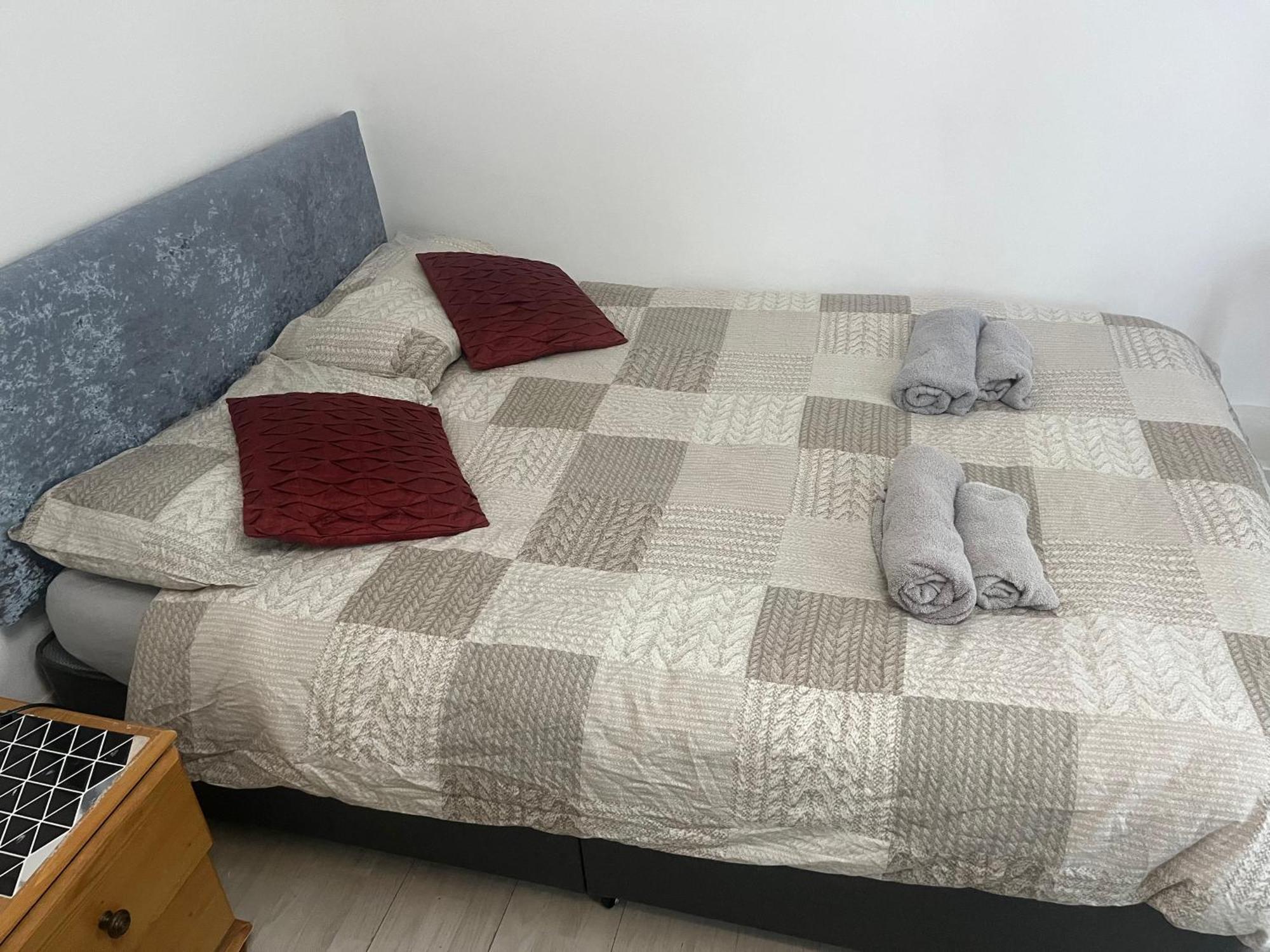 Renovated Family With Shared Kitchen And Bathroom In Angel Gasthuis