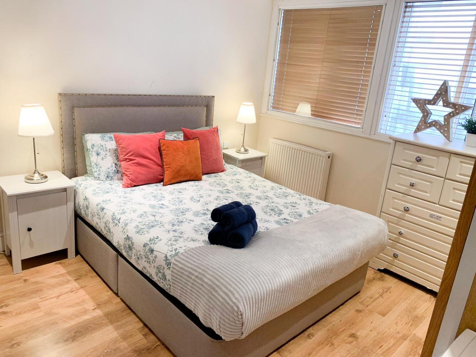 Apartment Lovely 1 Bedroom Flat In West Kensington London, Shepherd's Bush London