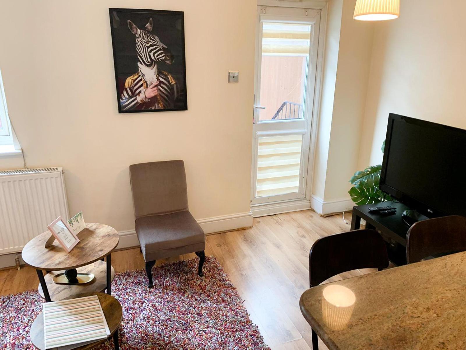 Lovely 1 Bedroom Flat In West Kensington London, Shepherd's Bush