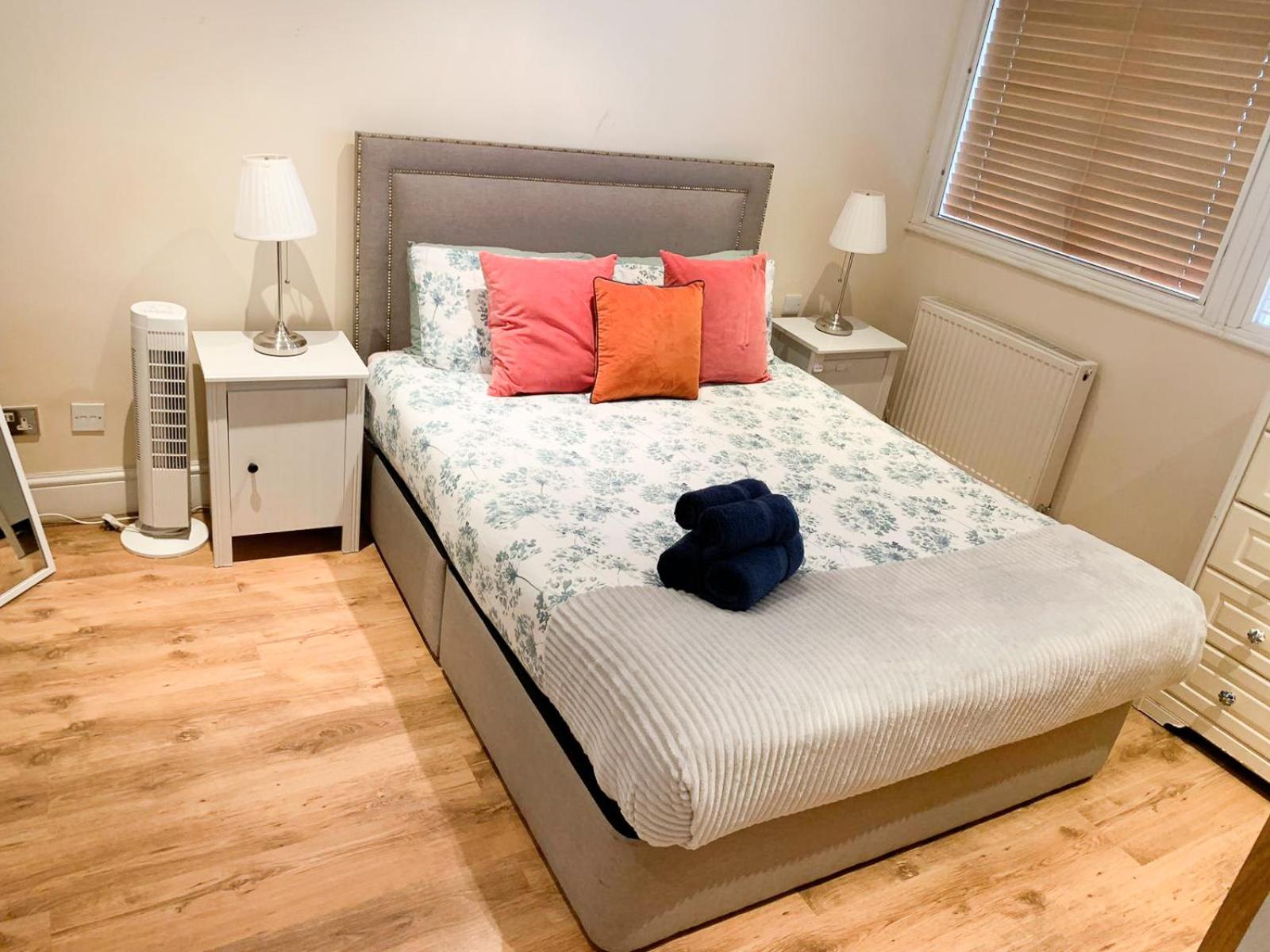 Apartment Lovely 1 Bedroom Flat In West Kensington London, Shepherd's Bush