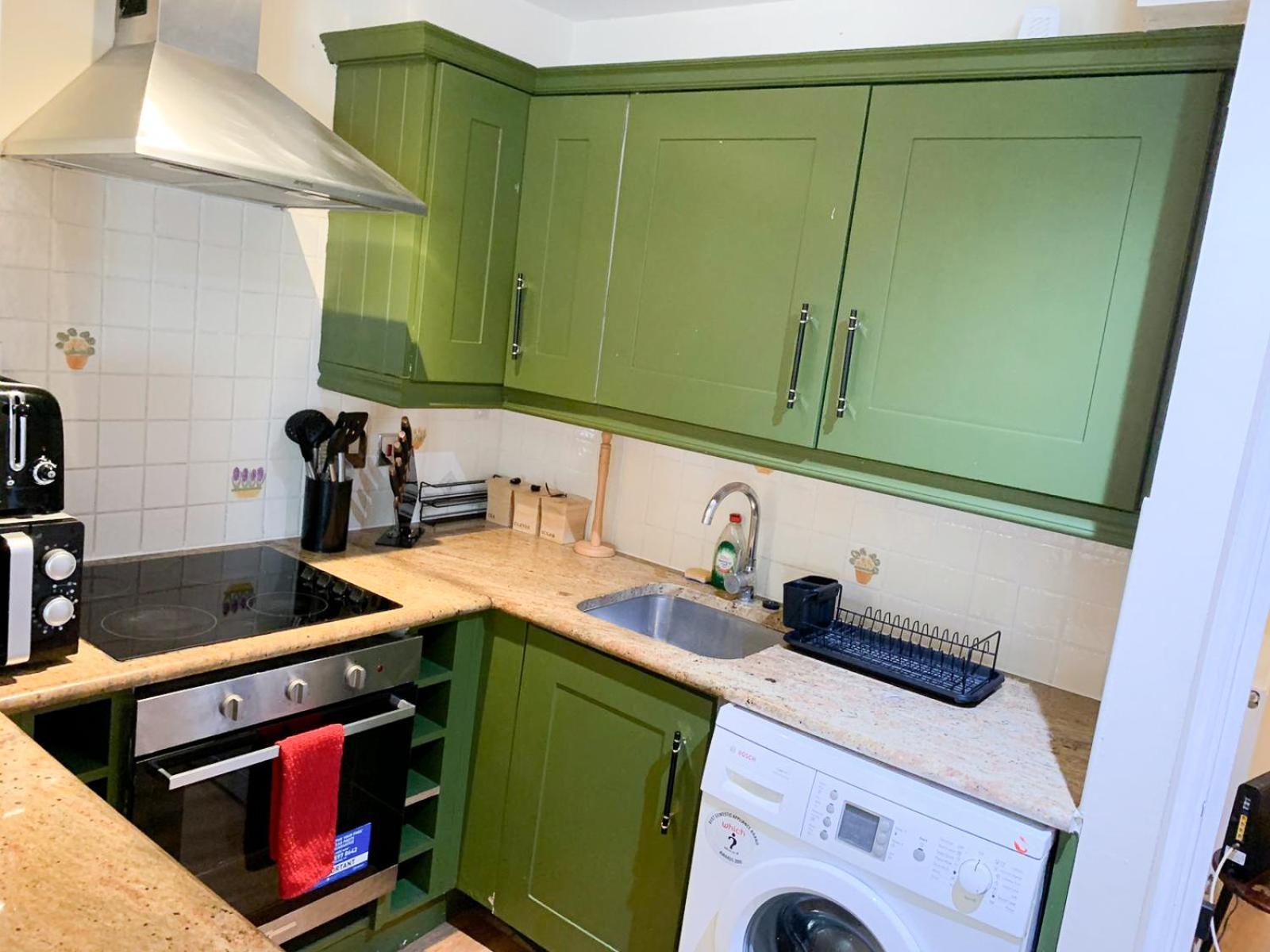Lovely 1 Bedroom Flat In West Kensington London, Shepherd's Bush *