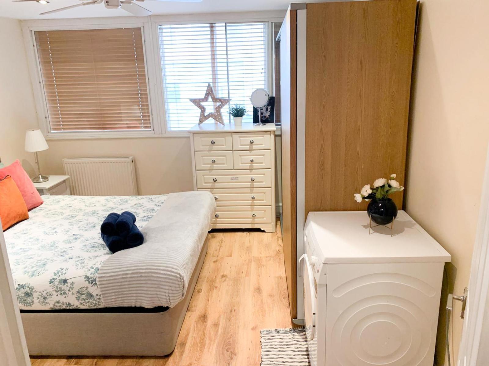Lovely 1 Bedroom Flat In West Kensington London, Shepherd's Bush * London