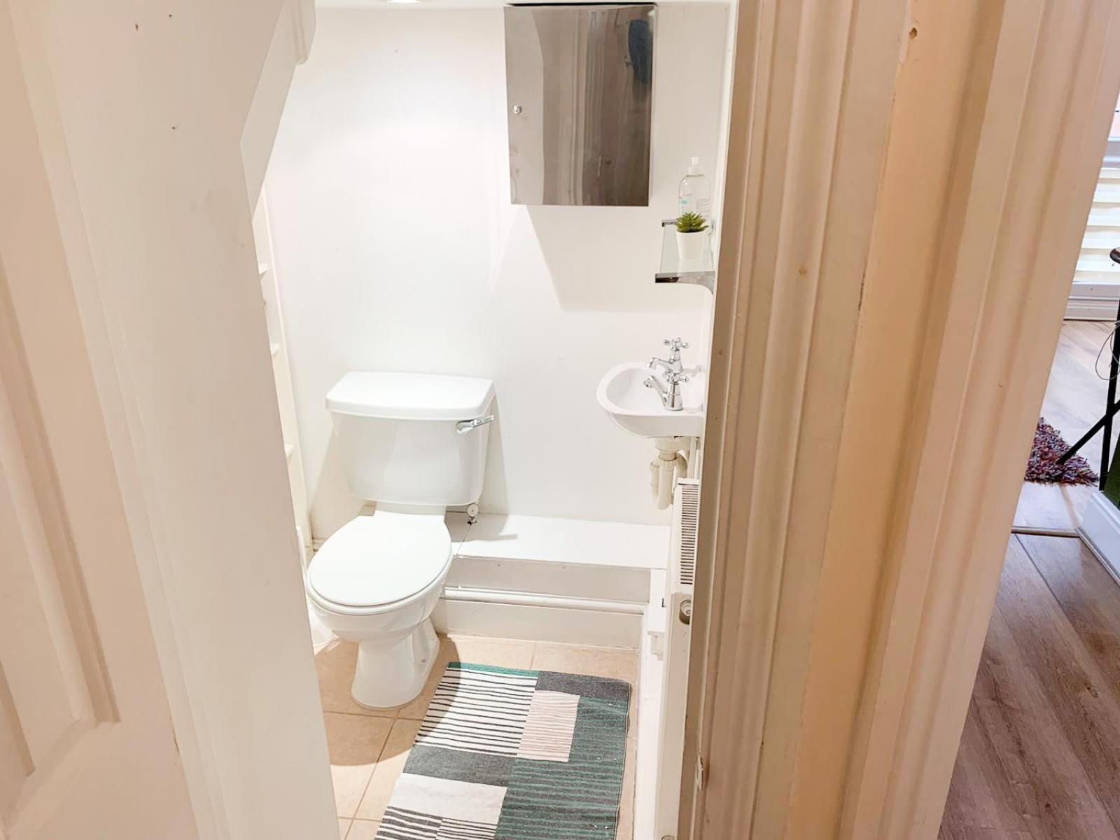 Apartment Lovely 1 Bedroom Flat In West Kensington London, Shepherd's Bush London