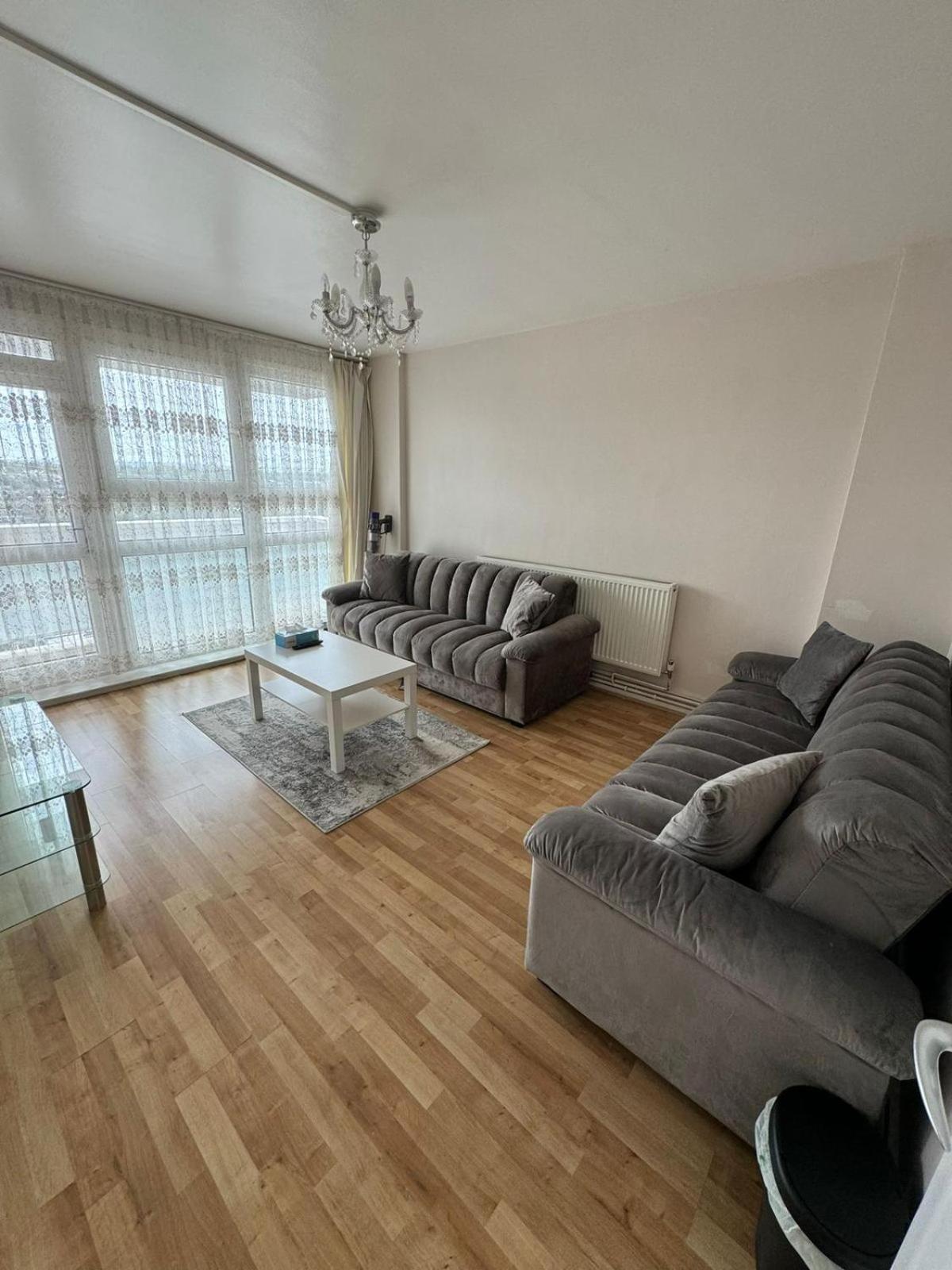 Flat, In Haggerston N1, Lägenhet *
