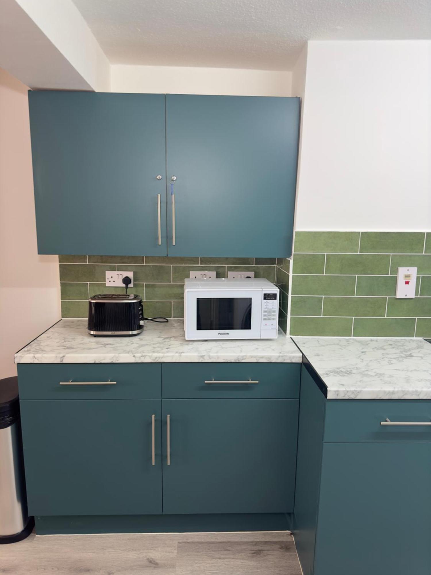 Newly Decorated 5-bed Hackney Townhouse * Londen