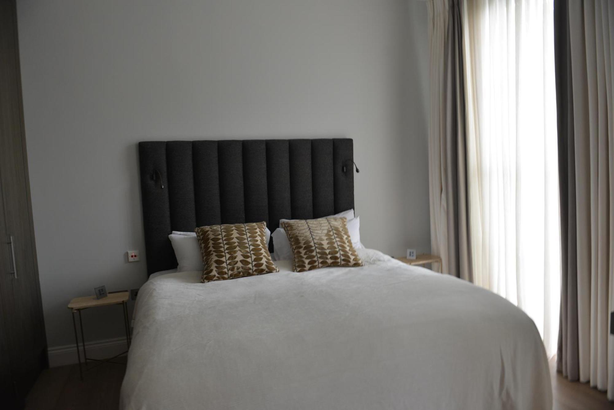 Villa Luxury 4 Bedrooms 5 Baths 2 Receptions Family House With Garden Chelsea *