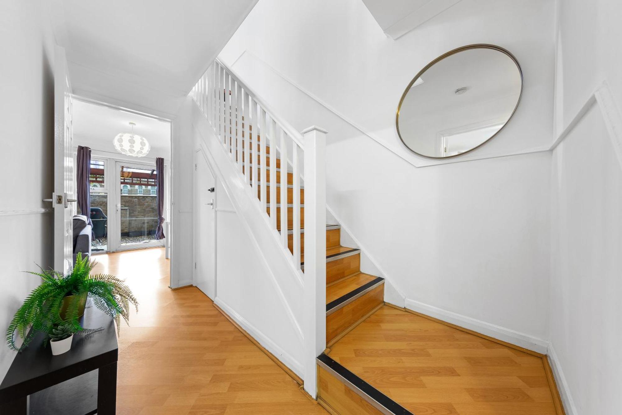 Cozylease 3-bed Canary Wharf Retreat,near Lcy Feriehus *