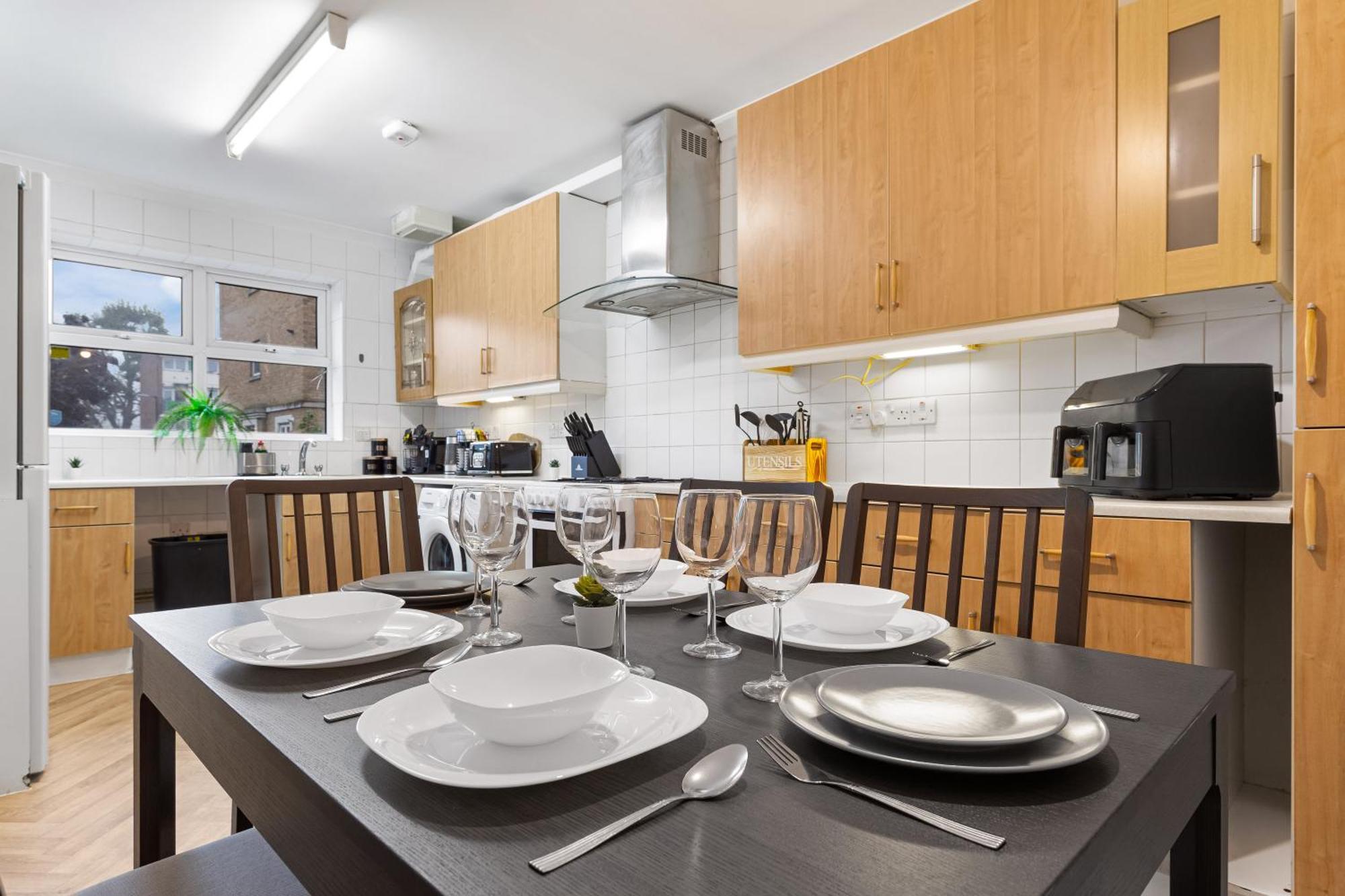 Cozylease 3-bed Canary Wharf Retreat,near Lcy Feriehus *