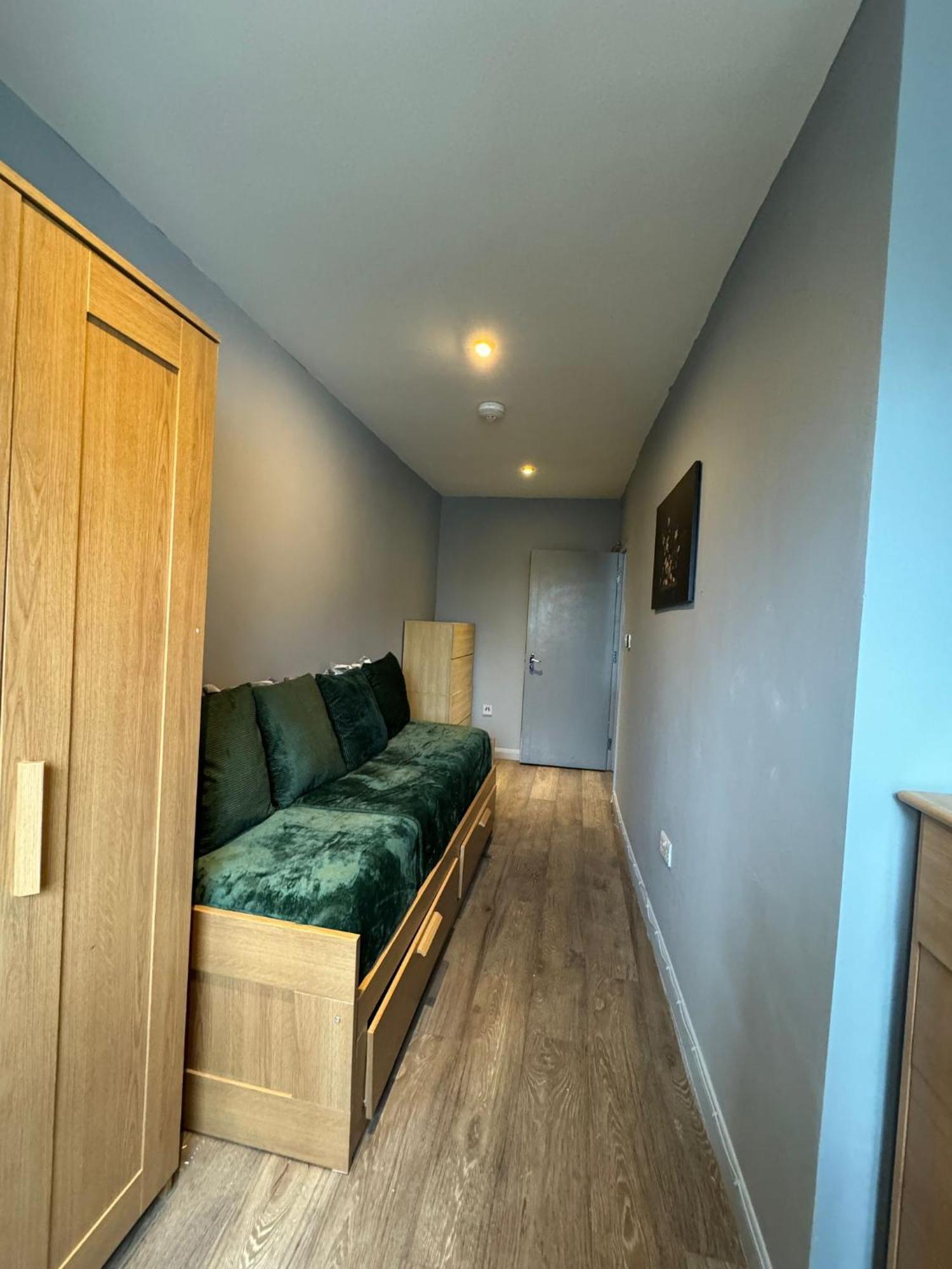 2 Bedroom Flat In Euston 2 Mins Away From Station, No Lift Lejlighed *