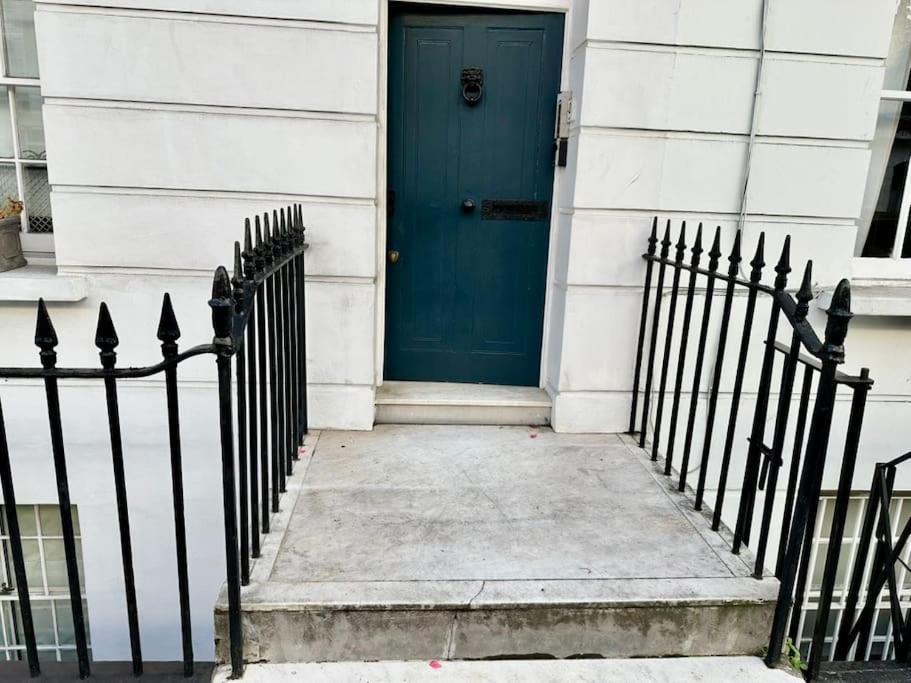 Chelsea Large 2 Bed 2 Bath Sydney Street Sw3 Lägenhet