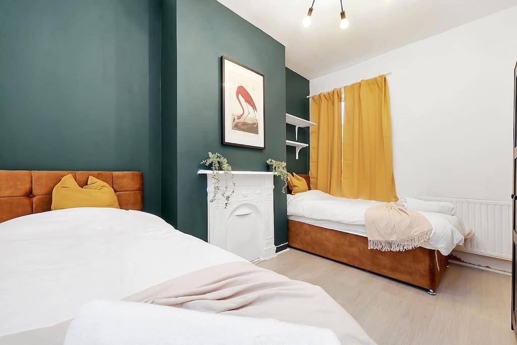 Enquires At The Panel By Harlington 8 Bed Apartment London