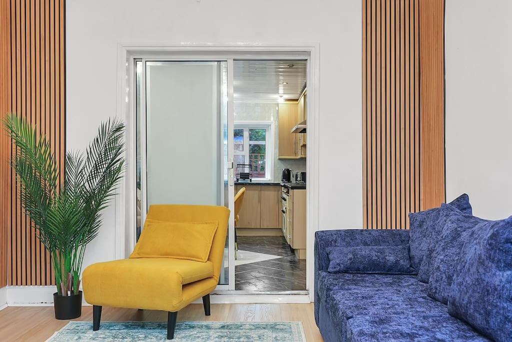 Enquires At The Panel By Harlington 8 Bed London