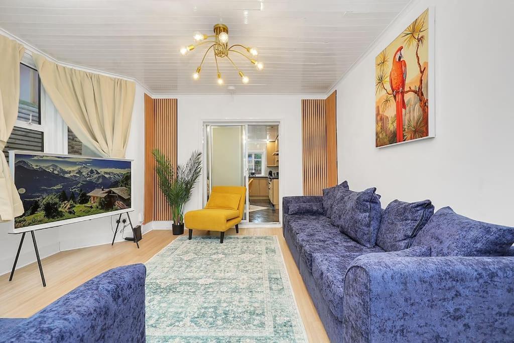 Enquires At The Panel By Harlington 8 Bed