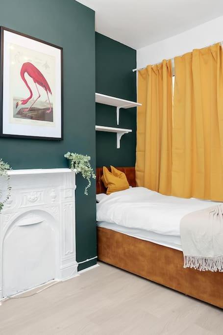 Apartment Enquires At The Panel By Harlington 8 Bed London