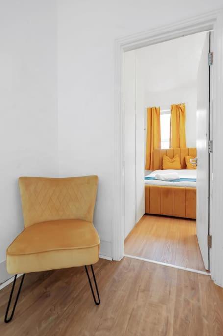 Enquires At The Panel By Harlington 8 Bed Apartment London