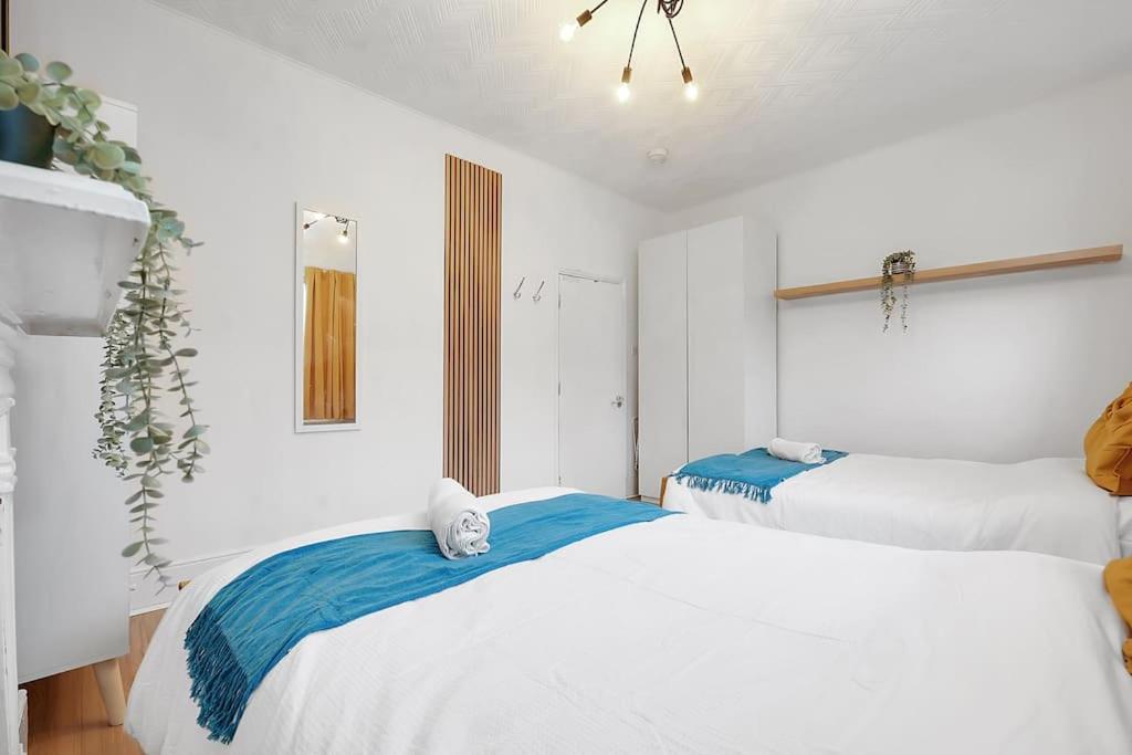 Enquires At The Panel By Harlington 8 Bed Apartment