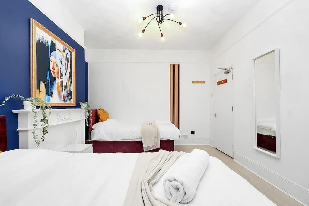 Apartment Enquires At The Panel By Harlington 8 Bed *